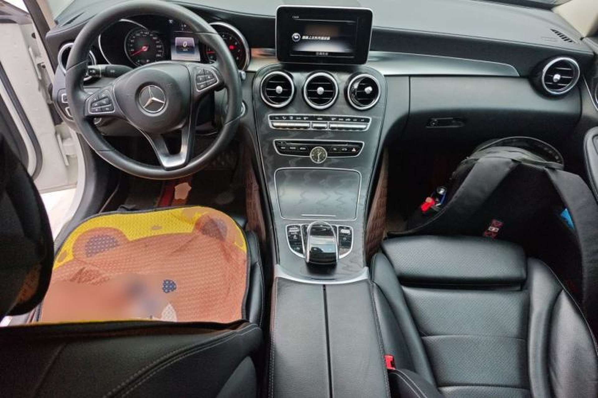 Used Mercedes-Benz C-Class 2017 Facelift C 200 L Sport Edition Center Console
