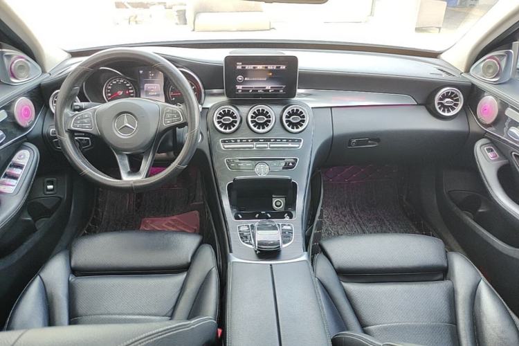 Used Mercedes-Benz C-Class 2017 Facelift C 200 L Sport Edition Center Console