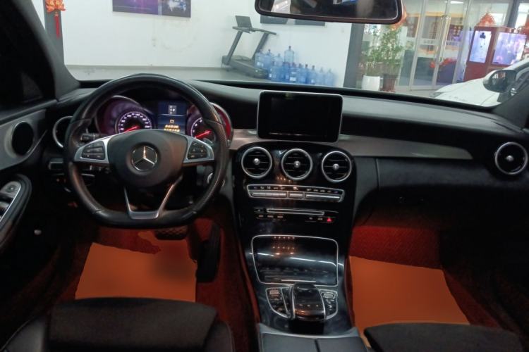 Used Mercedes-Benz C-Class 2017 Restyled C 200 Sport Edition Center Console