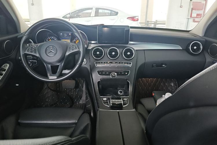 Used Mercedes-Benz C-Class 2017 Restyled C 180 L Fashion Edition Sport Version Center Console