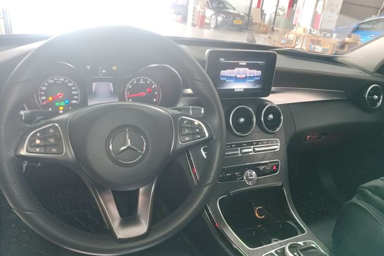 Used Mercedes-Benz C-Class 2017 C 200 L Sport Edition Center Console