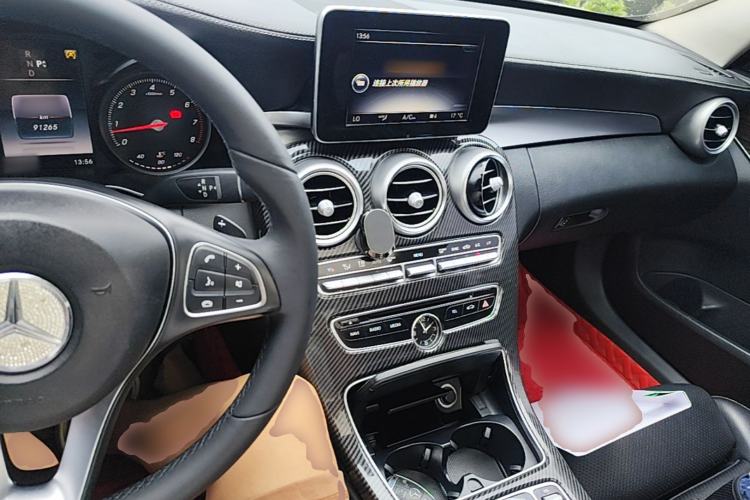 Used Mercedes-Benz C-Class 2017 Facelift C 200 L Center Console