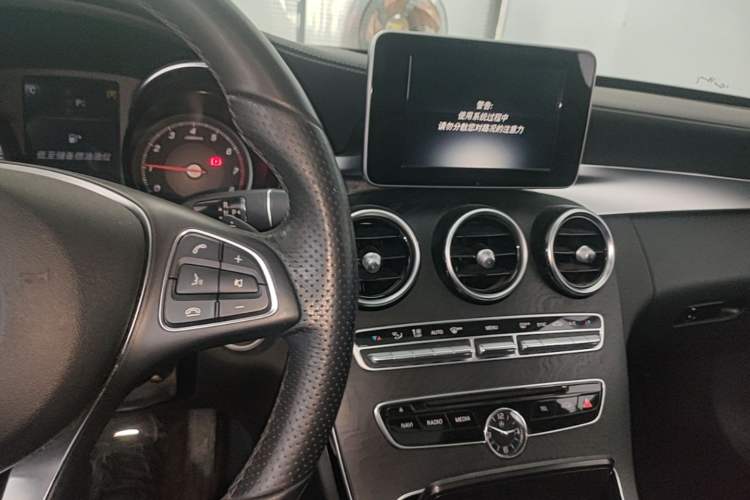 Used Mercedes-Benz C-Class 2017 Facelift C 200 L 4MATIC Sport Edition Center Console
