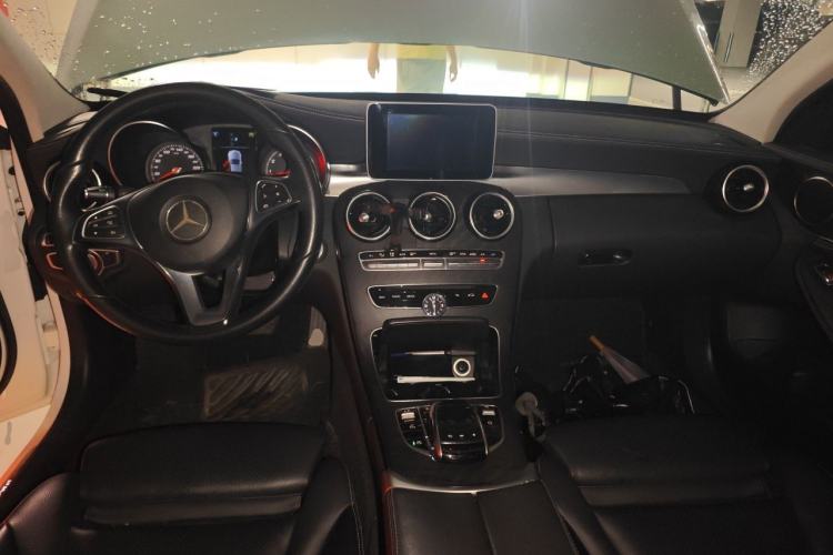 Used Mercedes-Benz C-Class 2017 Restyled C 200 Sport Edition Center Console