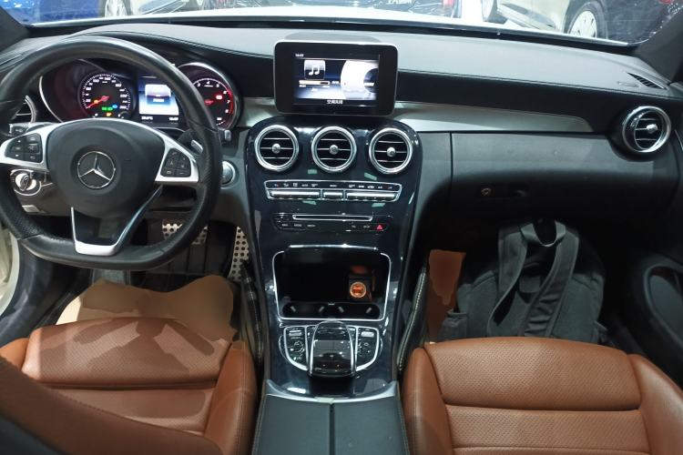 Used Mercedes-Benz C-Class 2017 Facelift C 200 Coupe Center Console