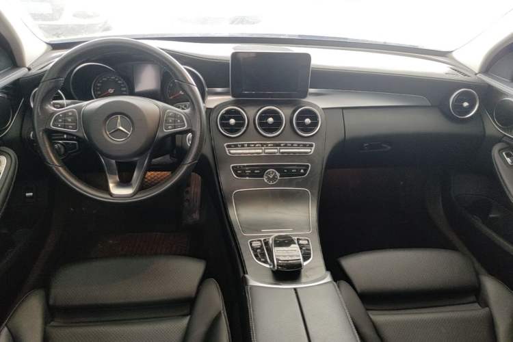 Used Mercedes-Benz C-Class 2017 Restyled C 180 L Fashion Edition Sport Version Center Console