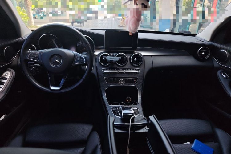 Used Mercedes-Benz C-Class 2017 Facelift C 200 L Sport Edition Center Console