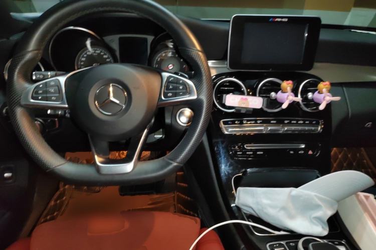 Used Mercedes-Benz C-Class 2017 Restyled C 200 Sport Edition Center Console