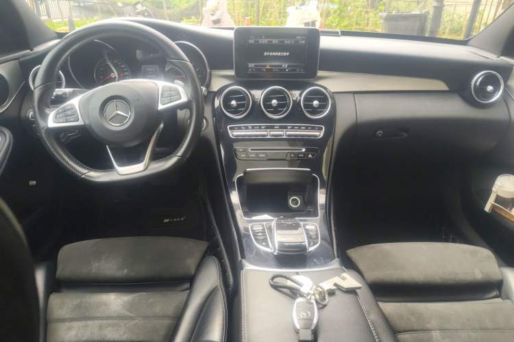 Used Mercedes-Benz C-Class 2017 Restyled C 200 Sport Edition Center Console