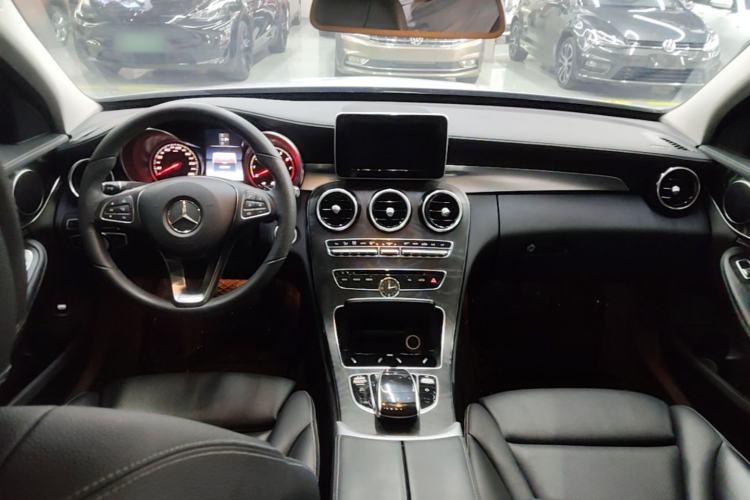 Used Mercedes-Benz C-Class 2017 C 200 L Sport Edition Center Console