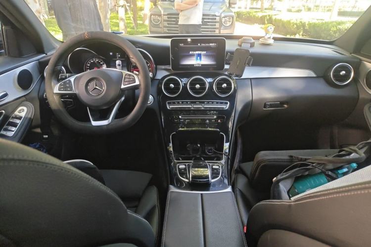 Used Mercedes-Benz C-Class 2017 Restyled C 200 Sport Edition Center Console