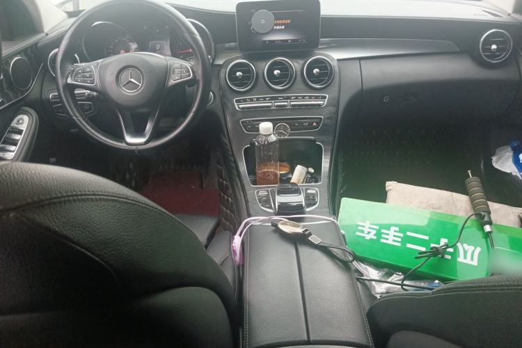 Used Mercedes-Benz C-Class 2017 Facelift C 200 L Center Console