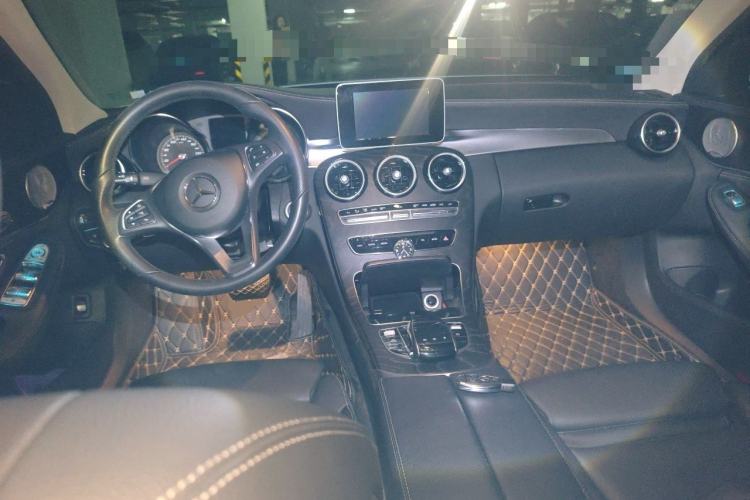 Used Mercedes-Benz C-Class 2017 Restyled C 180 L Fashion Edition Sport Version Center Console
