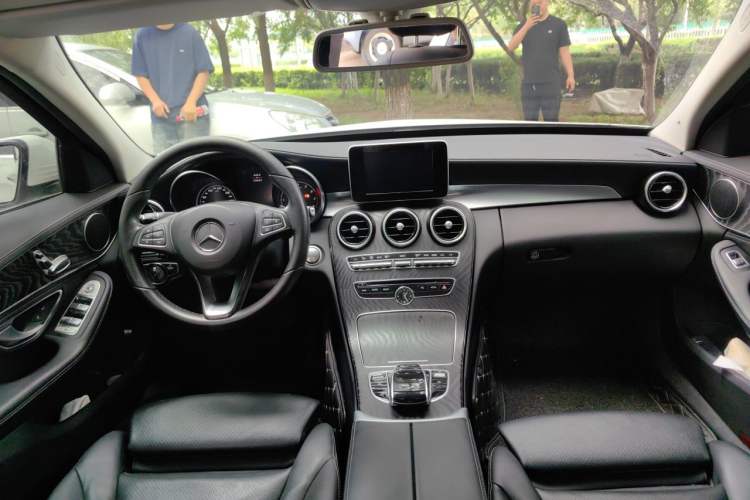 Used Mercedes-Benz C-Class 2017 Restyled C 180 L Fashion Edition Sport Version Center Console