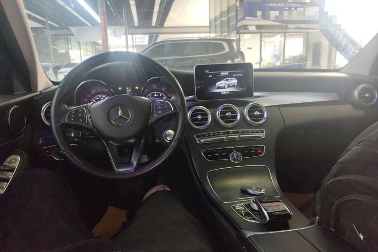 Used Mercedes-Benz C-Class 2017 Facelift C 200 Station Wagon Center Console