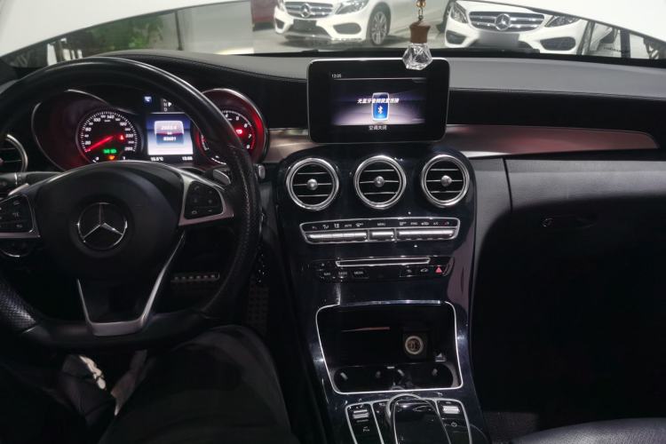 Used Mercedes-Benz C-Class 2017 Facelift C 200 Coupe Center Console