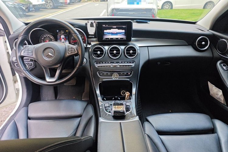 Used Mercedes-Benz C-Class 2017 C 200 L Sport Edition Center Console