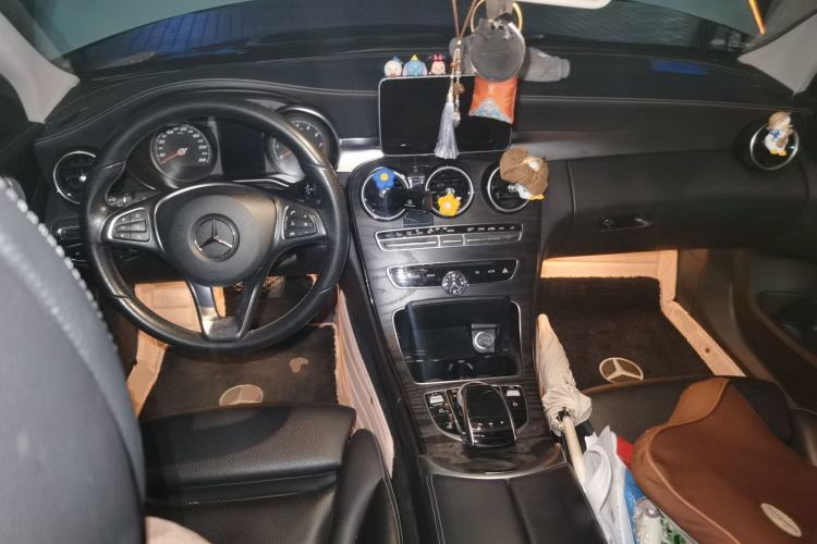 Used Mercedes-Benz C-Class 2017 Facelift C 200 L Sport Edition Center Console