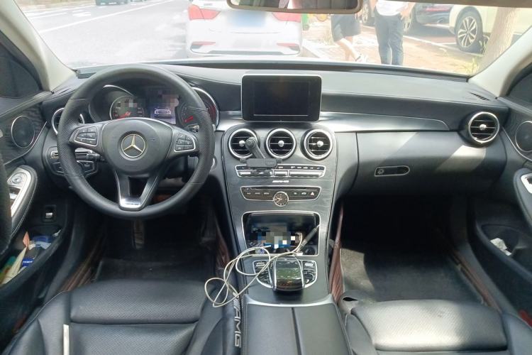 Used Mercedes-Benz C-Class 2017 Facelift C 200 L Sport Edition Center Console