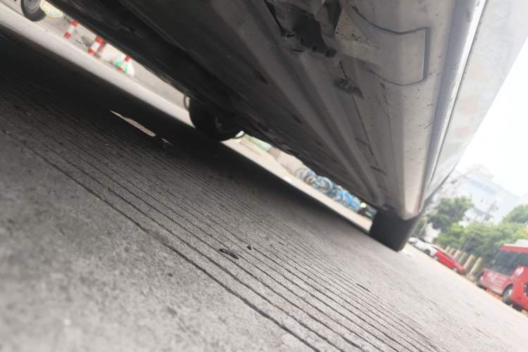 Used Mercedes-Benz C-Class 2017 Facelift C 200 L Sport Edition Chassis Front Left