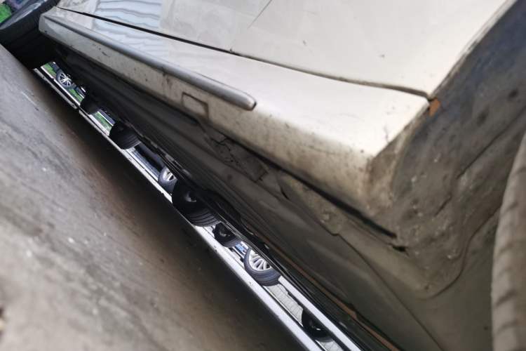 Used Mercedes-Benz C-Class 2017 Facelift C 200 L Sport Edition Chassis Front Right