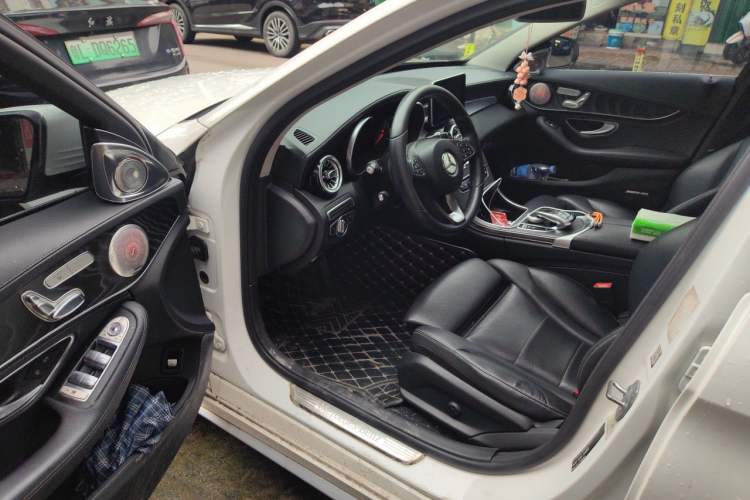 Used Mercedes-Benz C-Class 2017 Facelift C 200 L Sport Edition Driver Seat