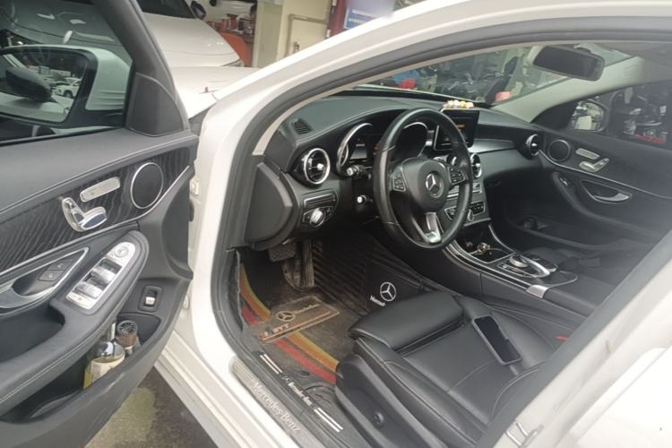 Used Mercedes-Benz C-Class 2017 Facelift C 200 L Sport Edition Driver Seat