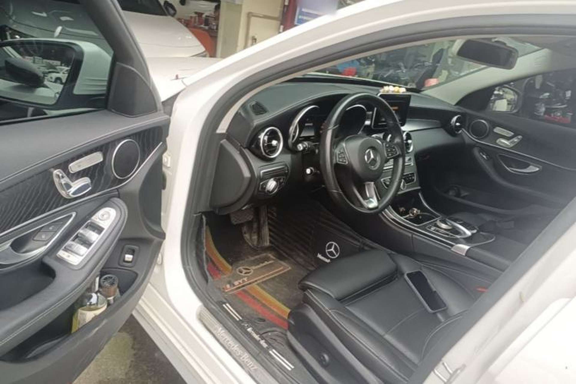 Used Mercedes-Benz C-Class 2017 Facelift C 200 L Sport Edition Driver Seat