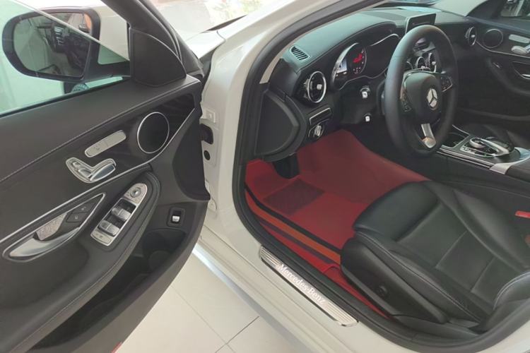 Used Mercedes-Benz C-Class 2017 Facelift C 200 L Sport Edition Driver Seat