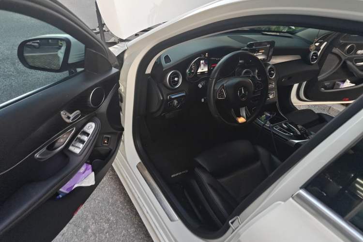 Used Mercedes-Benz C-Class 2017 Facelift C 200 Station Wagon Driver Seat