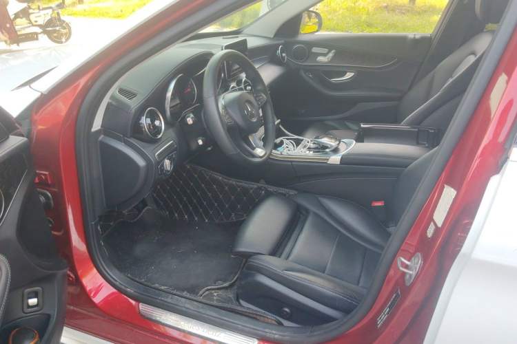 Used Mercedes-Benz C-Class 2017 Facelift C 200 L Sport Edition Driver Seat