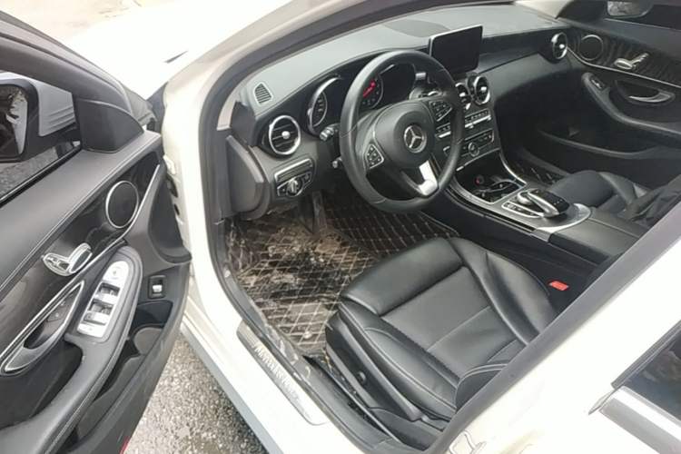 Used Mercedes-Benz C-Class 2017 C 180 L Sport Edition Driver Seat