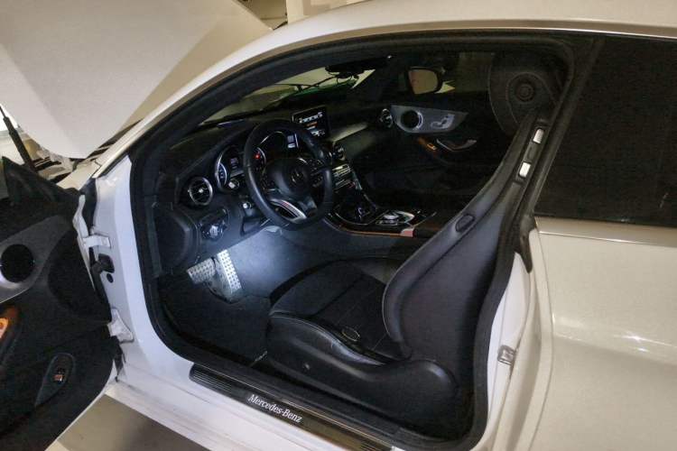 Used Mercedes-Benz C-Class 2017 Facelift C 200 Coupe Driver Seat