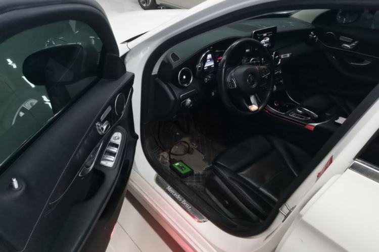 Used Mercedes-Benz C-Class 2017 Facelift C 200 L Sport Edition Driver Seat
