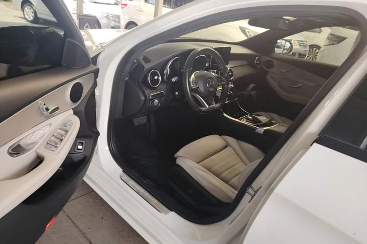 Used Mercedes-Benz C-Class 2017 Restyled C 200 Sport Edition Driver Seat