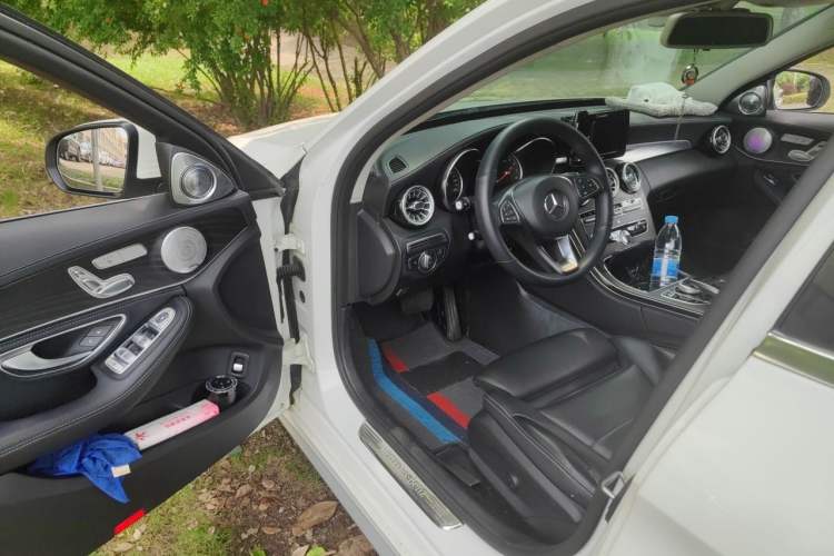 Used Mercedes-Benz C-Class 2017 Facelift C 200 L Sport Edition Driver Seat