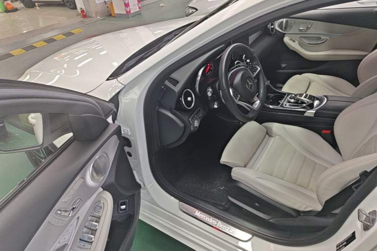 Used Mercedes-Benz C-Class 2017 Facelift C 300 Sport Edition Driver Seat
