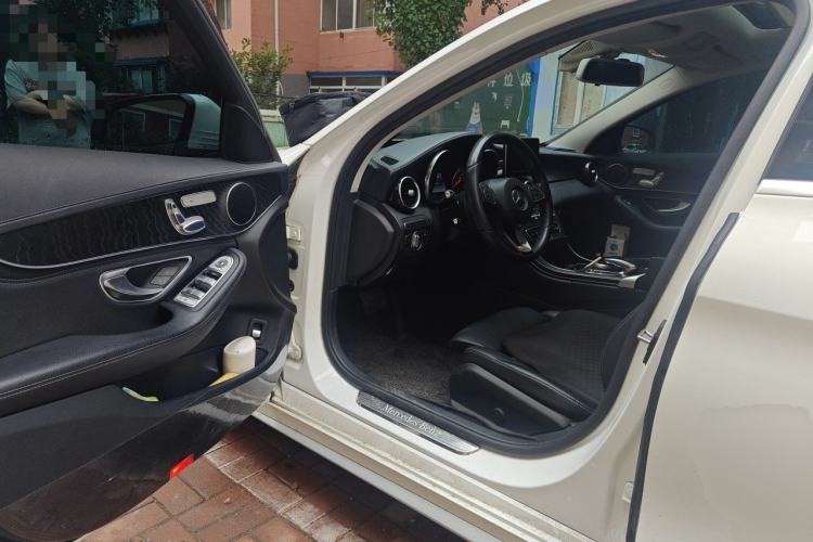 Used Mercedes-Benz C-Class 2017 Facelift C 200 L Sport Edition Driver Seat