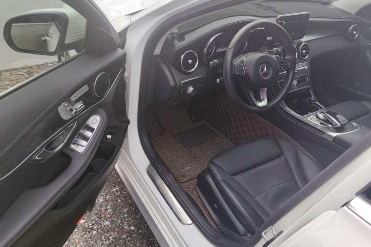 Used Mercedes-Benz C-Class 2017 C 200 L Sport Edition Driver Seat