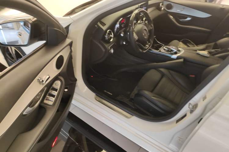 Used Mercedes-Benz C-Class 2017 C 200 Sport Edition Driver Seat
