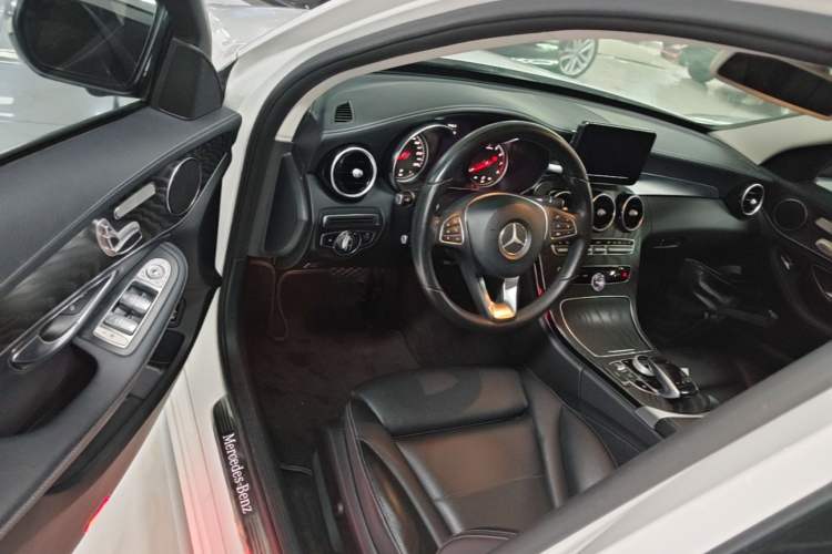 Used Mercedes-Benz C-Class 2017 Facelift C 200 L Sport Edition Driver Seat