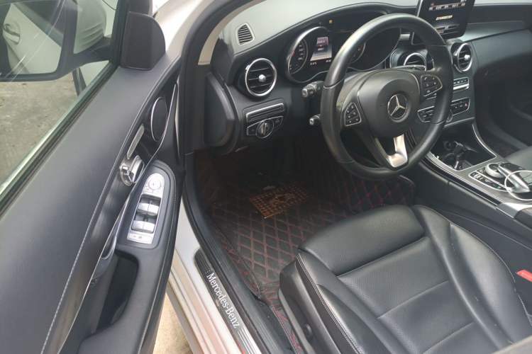 Used Mercedes-Benz C-Class 2017 Facelift C 200 L Sport Edition Driver Seat