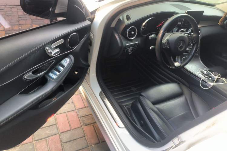 Used Mercedes-Benz C-Class 2017 Facelift C 200 L Sport Edition Driver Seat