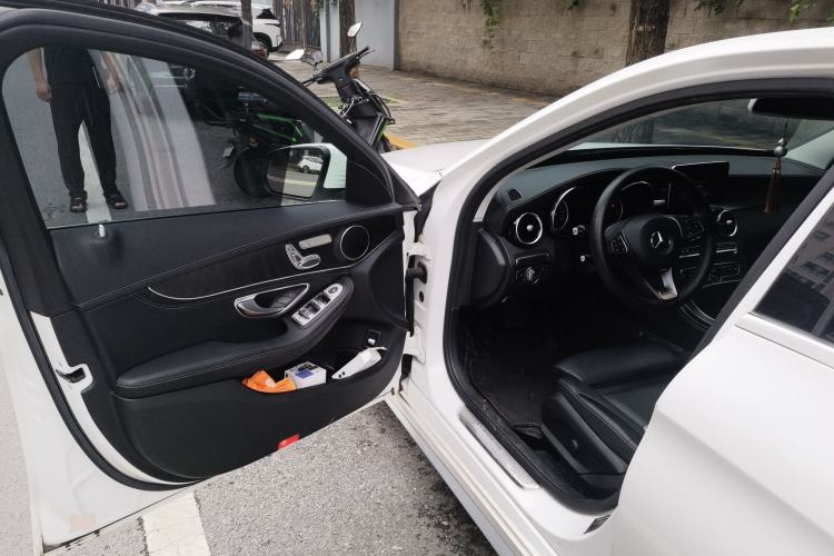 Used Mercedes-Benz C-Class 2017 Facelift C 200 L Sport Edition Driver Seat