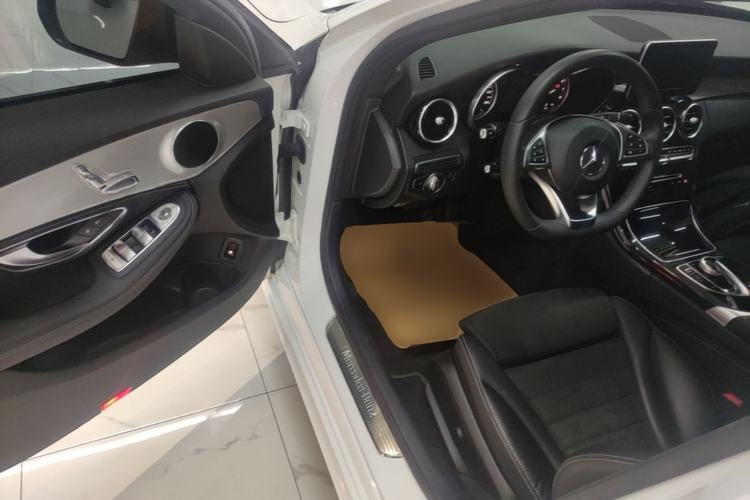 Used Mercedes-Benz C-Class 2017 Restyled C 200 Sport Edition Driver Seat