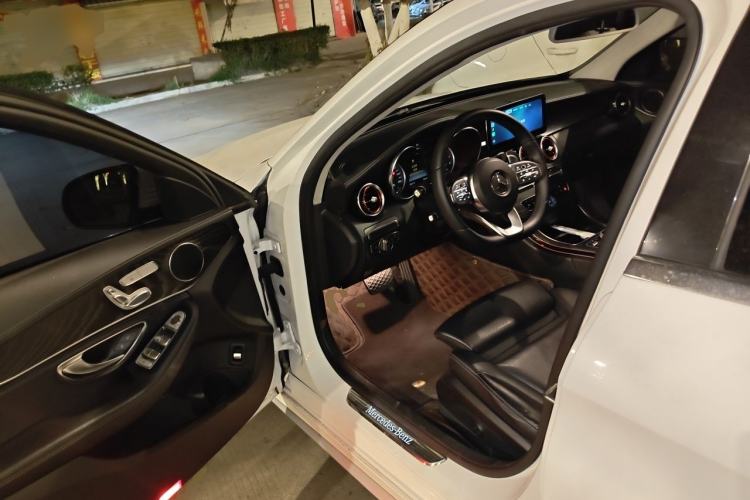 Used Mercedes-Benz C-Class 2017 Facelift C 200 L Driver Seat