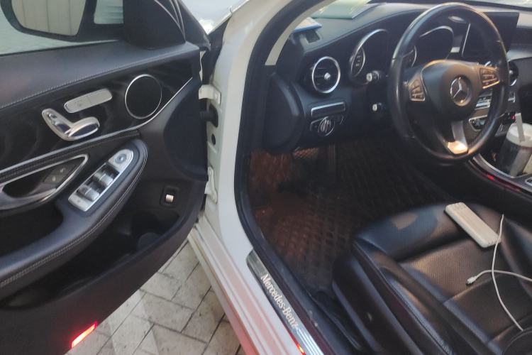 Used Mercedes-Benz C-Class 2017 Facelift C 200 L Sport Edition Driver Seat