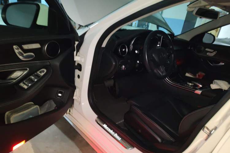 Used Mercedes-Benz C-Class 2017 Facelift C 200 L Sport Edition Driver Seat