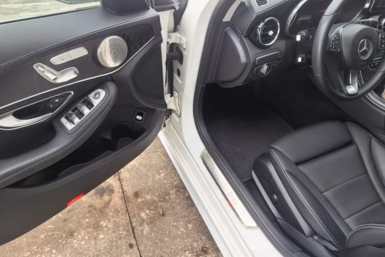Used Mercedes-Benz C-Class 2017 C 200 L Sport Edition Driver Seat