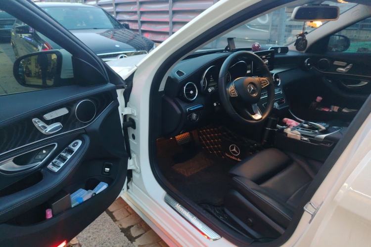 Used Mercedes-Benz C-Class 2017 Facelift C 200 L Sport Edition Driver Seat